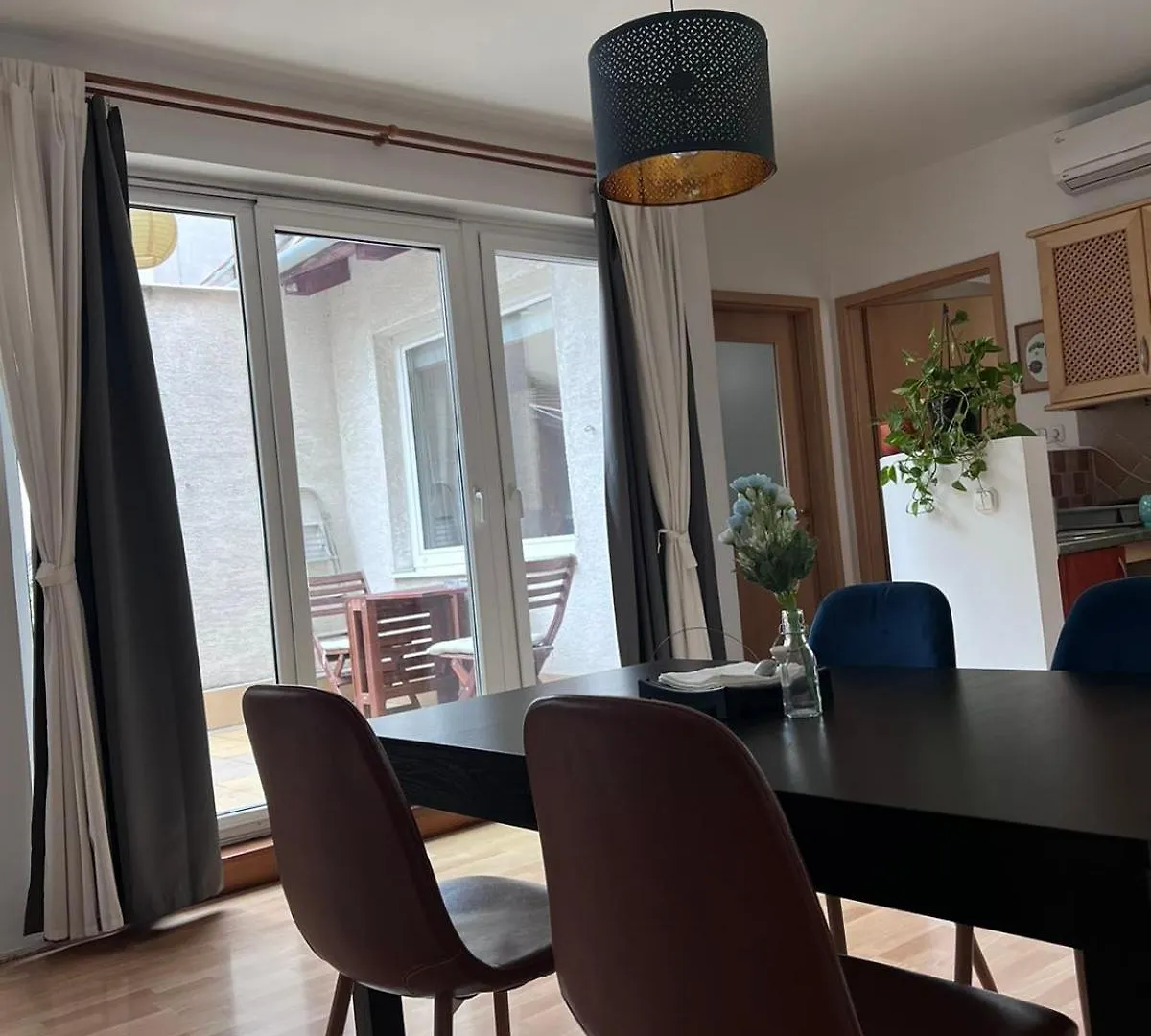 Hb Downtown Sunny Apartman Budapest